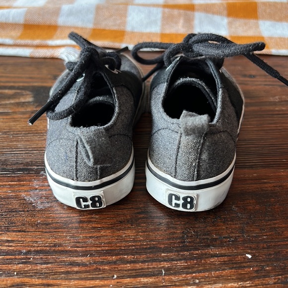Toddlers shoes size 5 - Picture 2 of 3